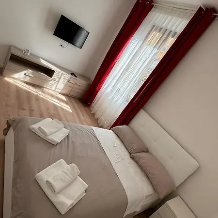 Station And Airport Room's Affittacamere